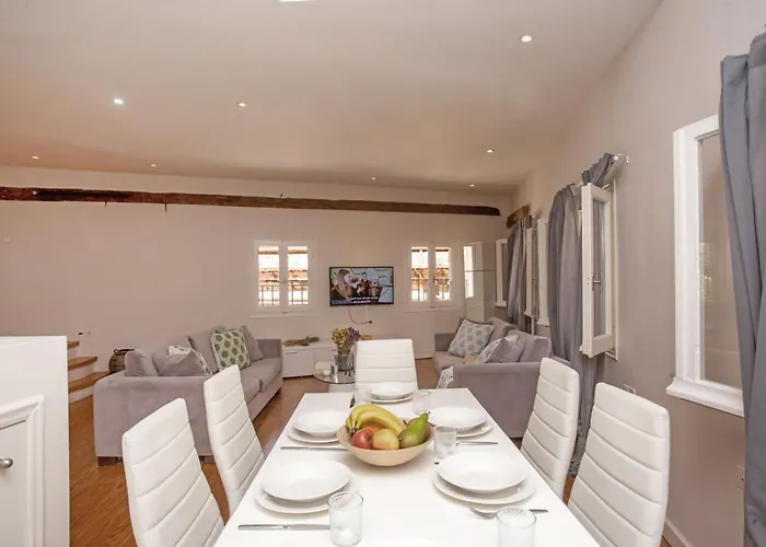 Guilford Loft Lägenhet