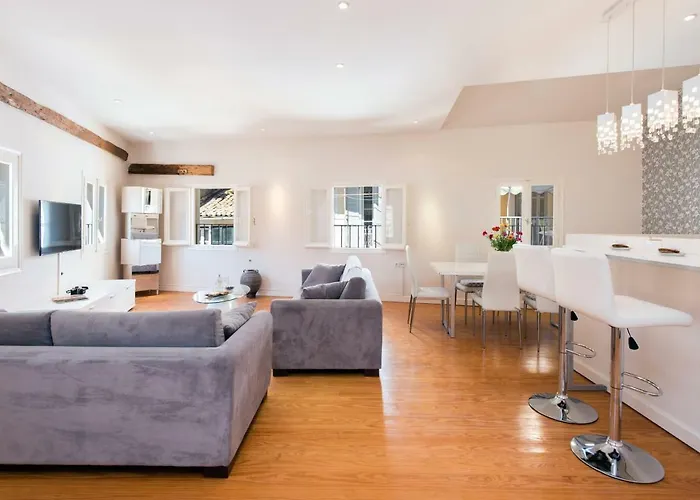 Guilford Loft Corfu (city)